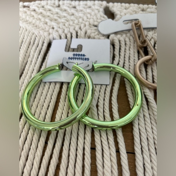 Urban Outfitters Bundle Gold Chunky Chain Necklace and Green Large Hoop Earrings - Picture 9 of 11